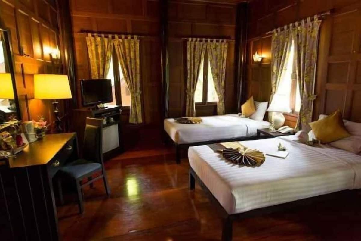 In-room safe, desk, blackout drapes, free WiFi