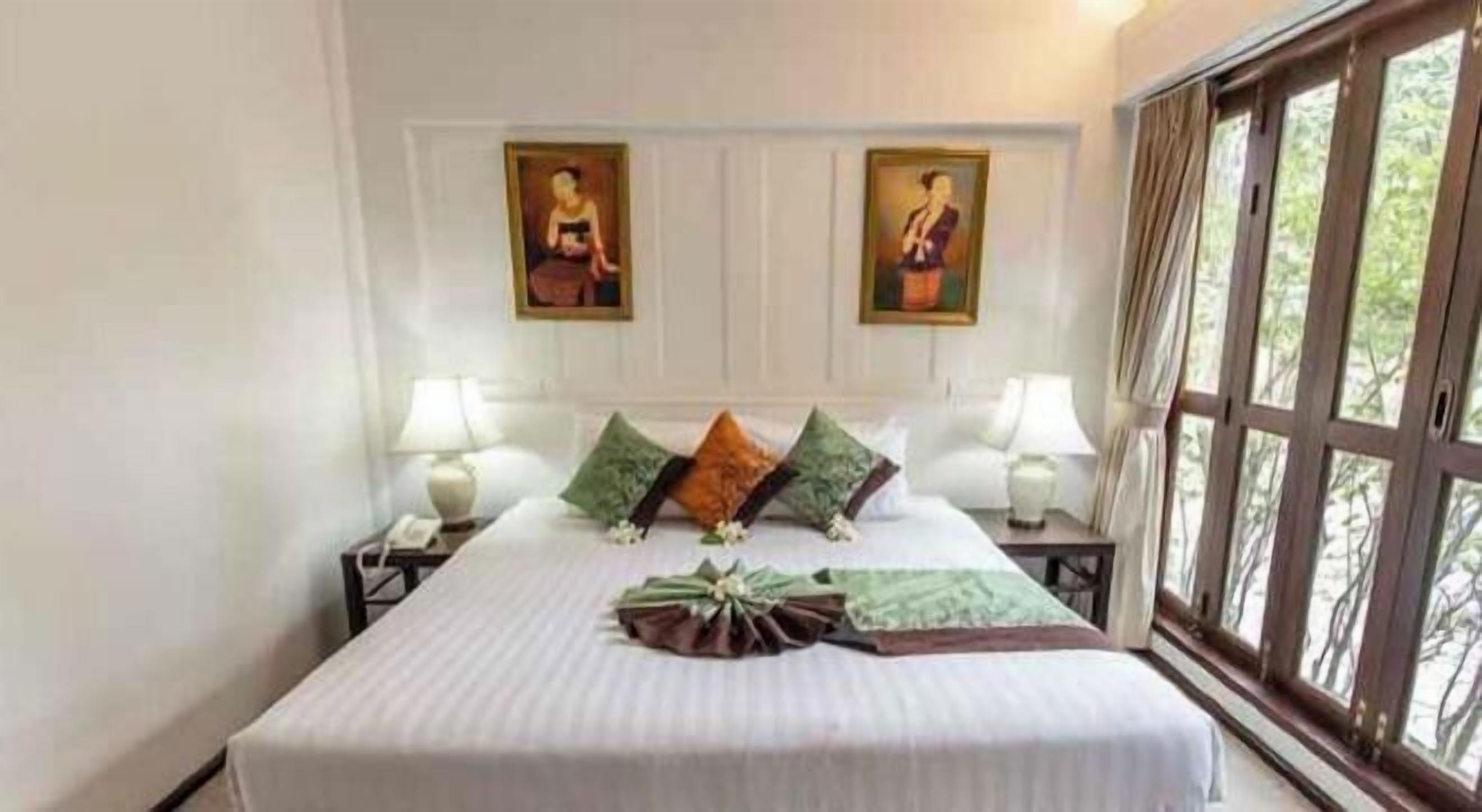 In-room safe, desk, blackout drapes, free WiFi