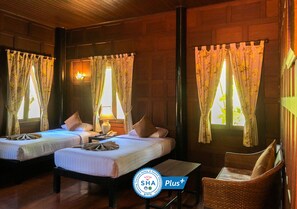 In-room safe, desk, blackout curtains, free WiFi - Baan Amphawa Resort & Spa (Amphawa)