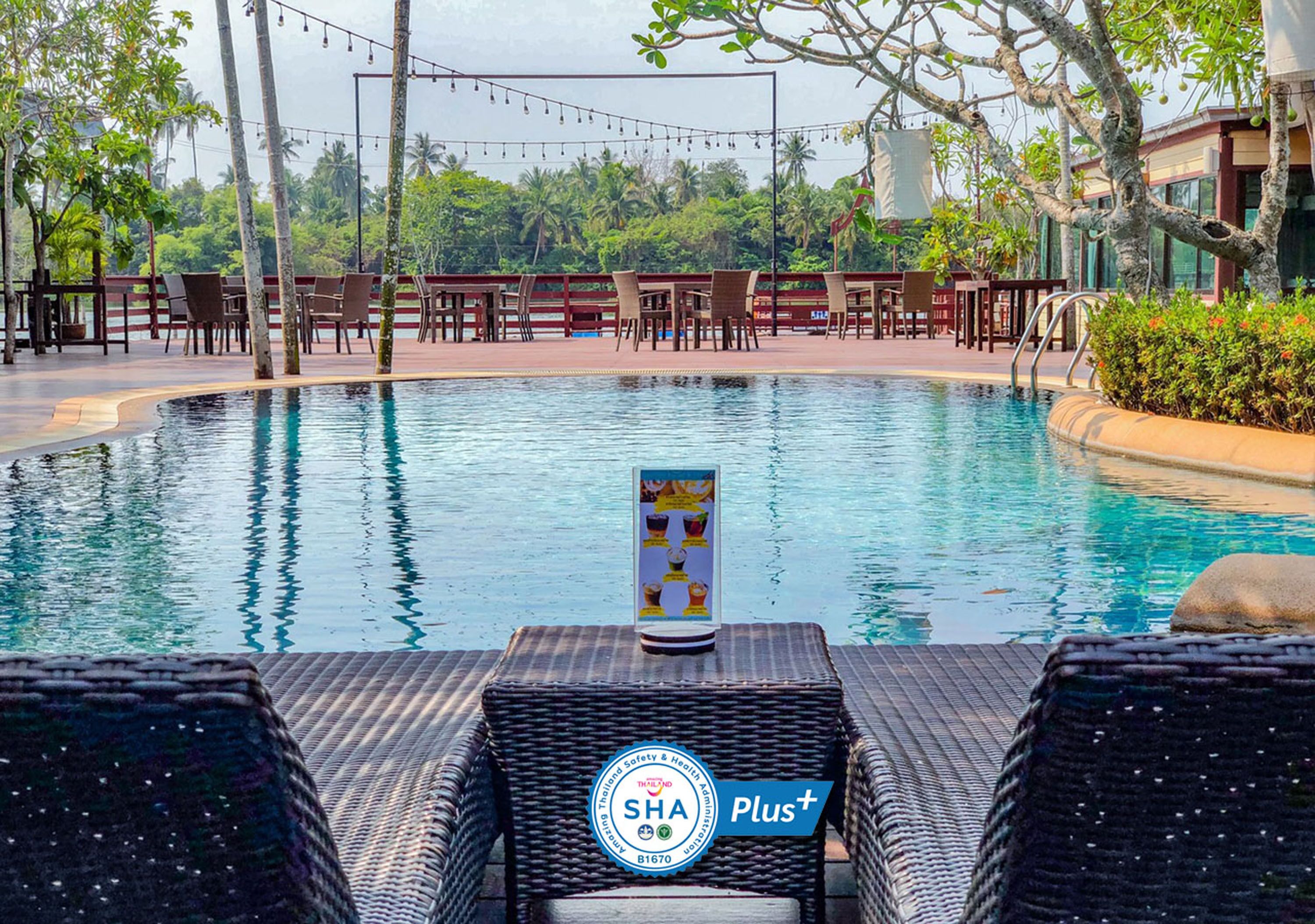 2 outdoor pools, pool umbrellas, pool loungers