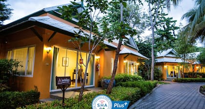 Baan Amphawa Resort & Spa