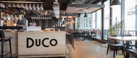 Bar (en la propiedad)