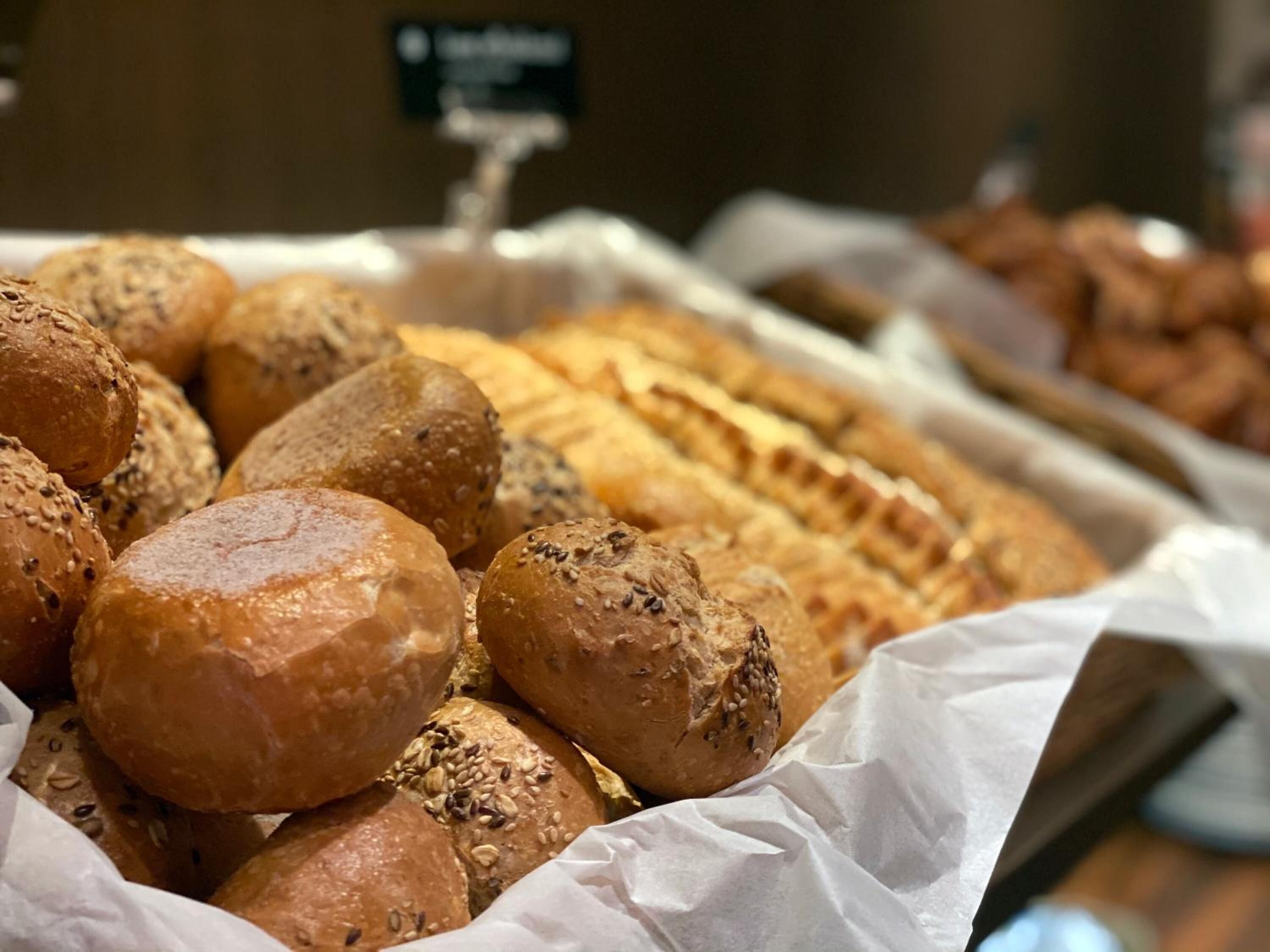 lunch and dinner served, barbecue