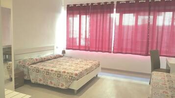 Standard Room, Ensuite | Desk, rollaway beds, free WiFi, bed sheets