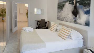 Executive 6 Ospiti | Hochwertige Bettwaren, Daunenbettdecken, Zimmersafe, Schreibtisch