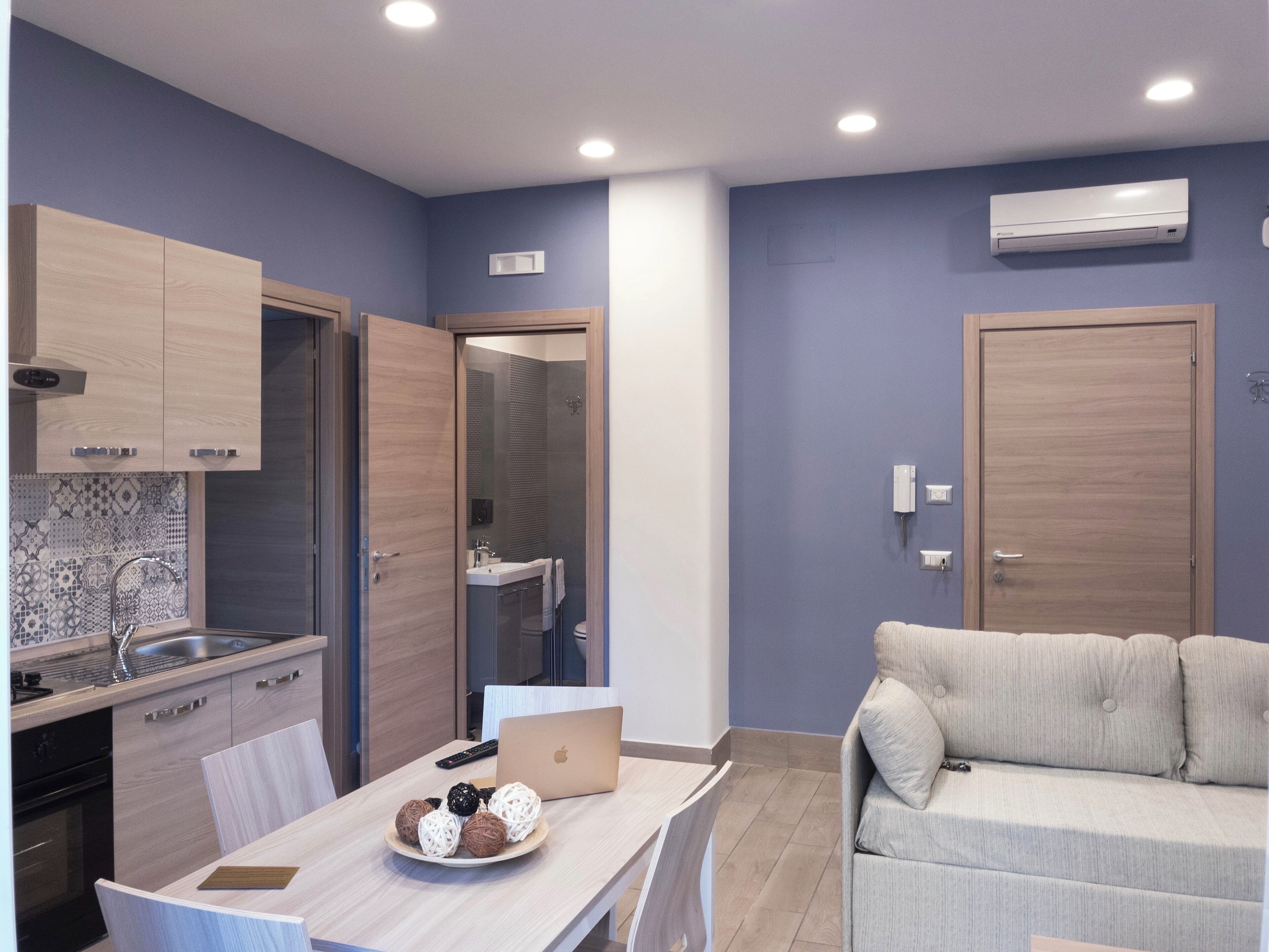 32-inch flat-screen TV with digital channels, TV