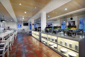 Daily buffet breakfast (IDR 80000 per person)