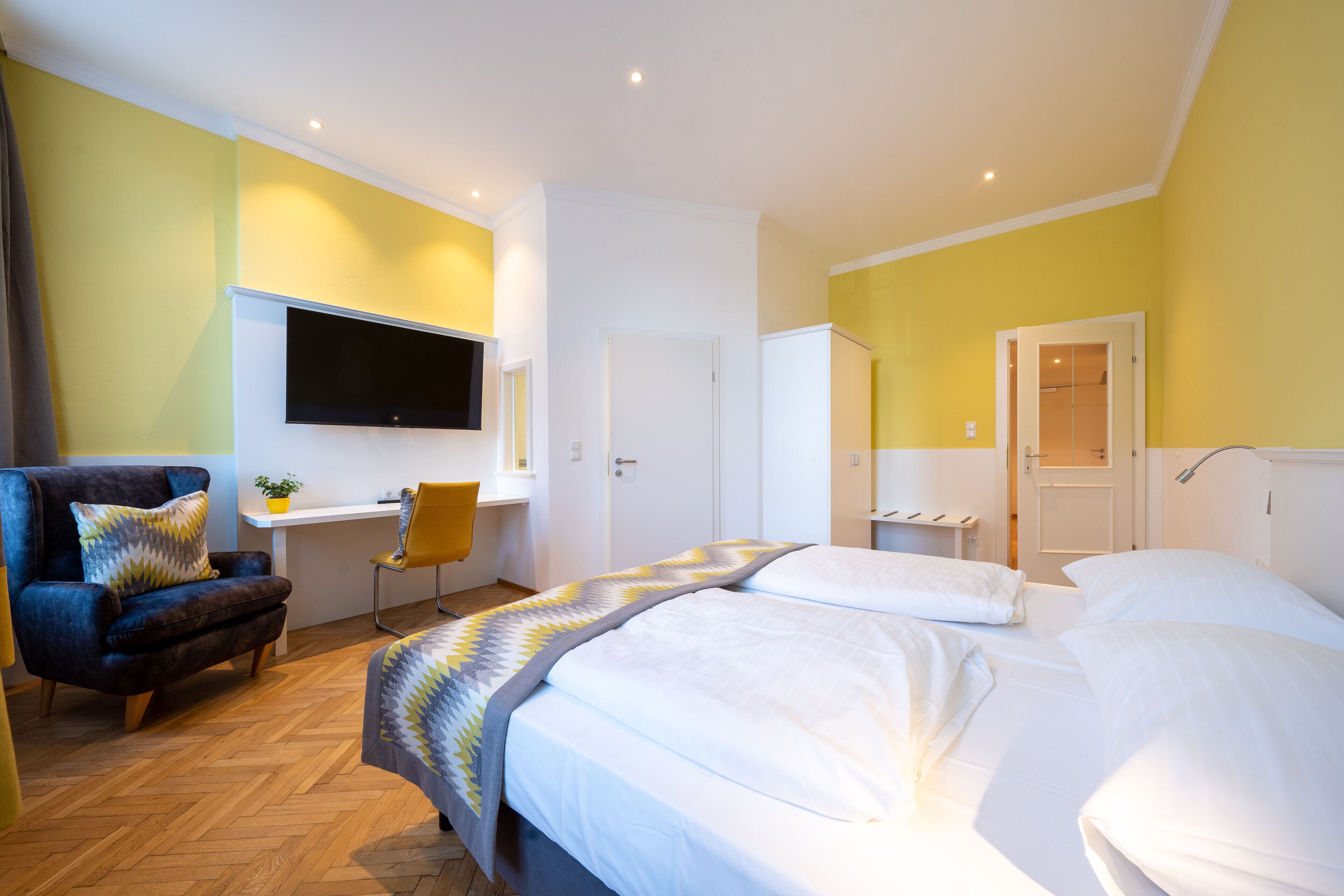 comfort double or twin room | in-room safe, desk, soundproofing, cots/infant beds