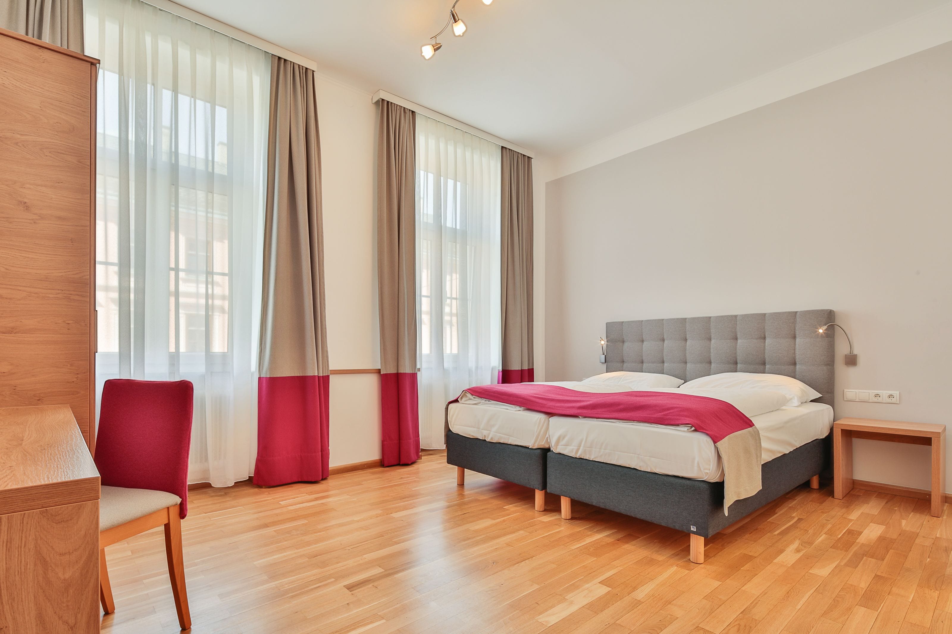 comfort double or twin room | in-room safe, desk, soundproofing, cots/infant beds