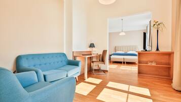 Grand-Doppel- oder -Zweibettzimmer | Zimmersafe, Schreibtisch, schallisolierte Zimmer, Babybetten