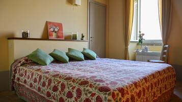 Camera con letto matrimoniale o 2 letti singoli, vista giardino | Insonorizzazione, letti aggiuntivi (a pagamento), Wi-Fi gratuito