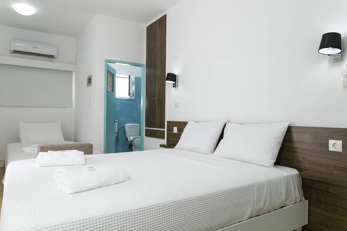 Kamar Double Panorama, pemandangan laut | Tempat tidur Tempur-Pendic, brankas, dan didekorasi berbeda-beda