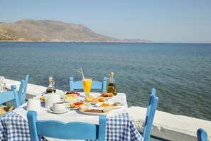 Outdoor dining - Kissamia - Self Check In Only - Next to Night Clubs (Kissamos)