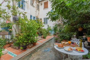 Terrace/patio - Pensión Landazuri (Granada)