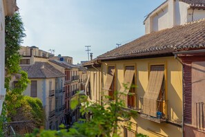 Exterior - Pensión Landazuri (Granada)