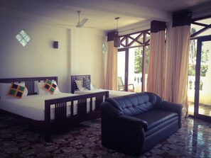 Premium bedding, soundproofing, bed sheets - Mirissa Seastar (Mirissa)