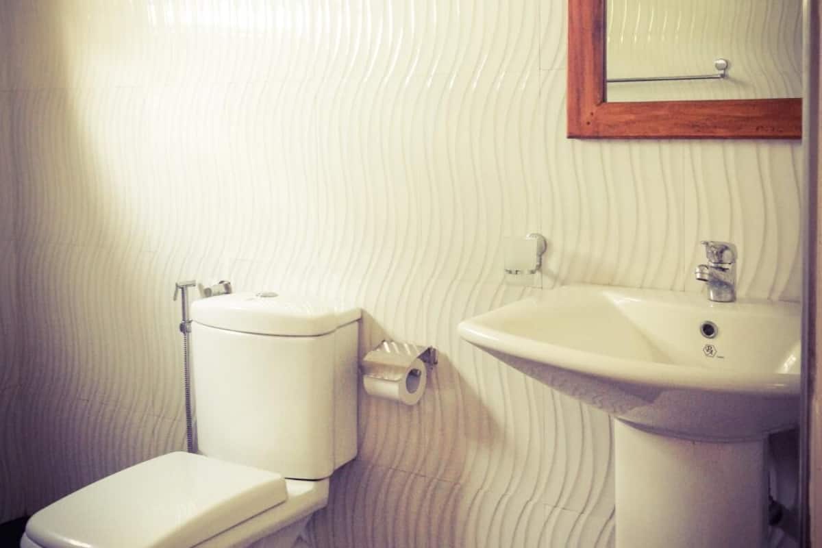 Double Room | Bathroom | Shower, towels