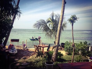 Breakfast, lunch, dinner served; local cuisine - Mirissa Seastar (Mirissa)