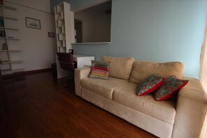 Apartment | Living room | Flat-screen TV - Salomao 908 (Rio de Janeiro)