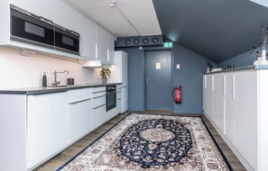 City Condo | 1 bedroom, individually decorated, desk, laptop workspace