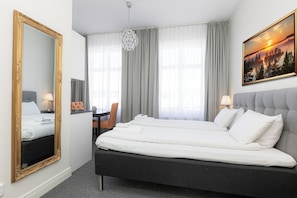 City Apartment, Private Bathroom