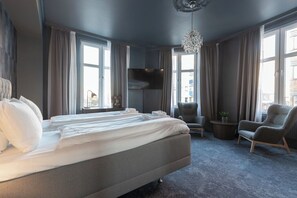 Individually decorated, desk, laptop workspace, iron/ironing board - Hotell Drottninggatan 11 (Boden)