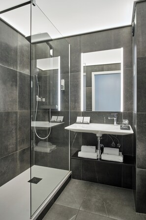 Free toiletries, hair dryer, towels - Hotel - Restaurant Crystal (Erstein)