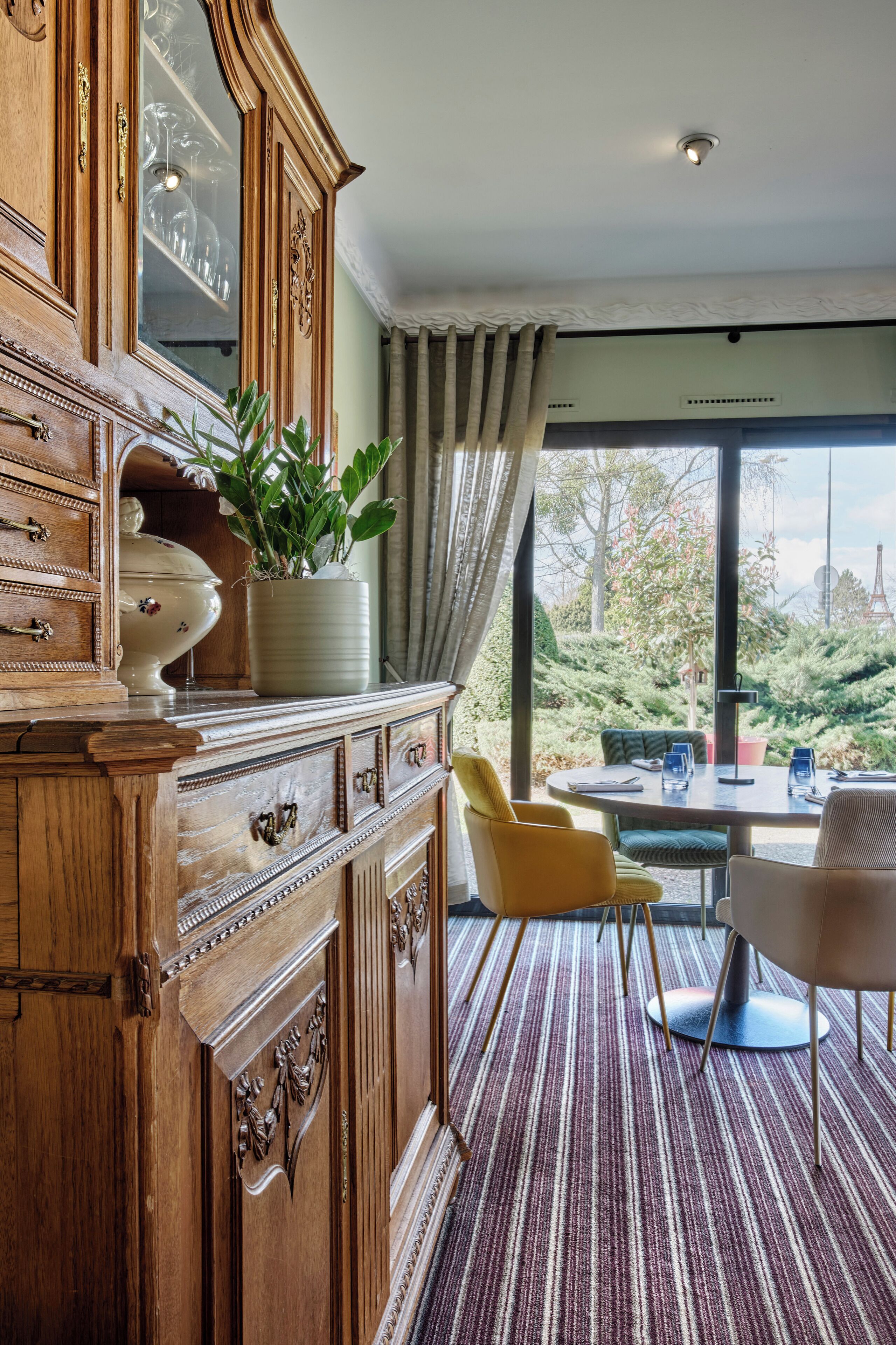 breakfast, lunch, dinner served; local cuisine