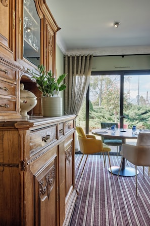 Breakfast, lunch and dinner served - Hotel - Restaurant Crystal (Erstein)