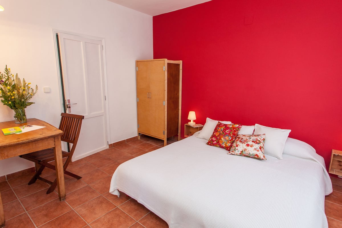 Superior kamer, 1 kingsize bed | Luxe beddengoed, verduisterende gordijnen, gratis wifi