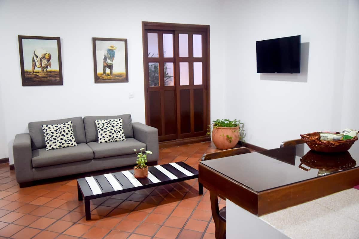 1 dormitorio, ropa de cama de alta calidad, minibar y caja fuerte
