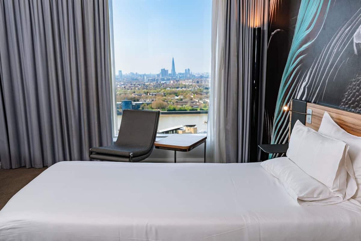 Superior Twin Room, 2 Twin Beds, City View | In-room safe, desk, laptop workspace, iron/ironing board