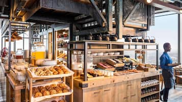 Full breakfast for a fee on weekends