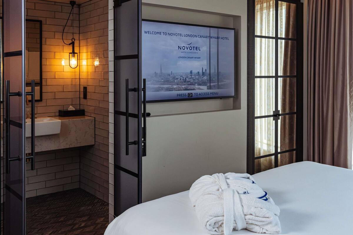 Superior Double Room, 1 Double Bed | In-room safe, desk, laptop workspace, iron/ironing board