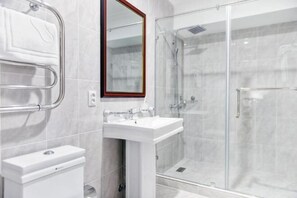 Room - Shymkent Grand Hotel (Shymkent)