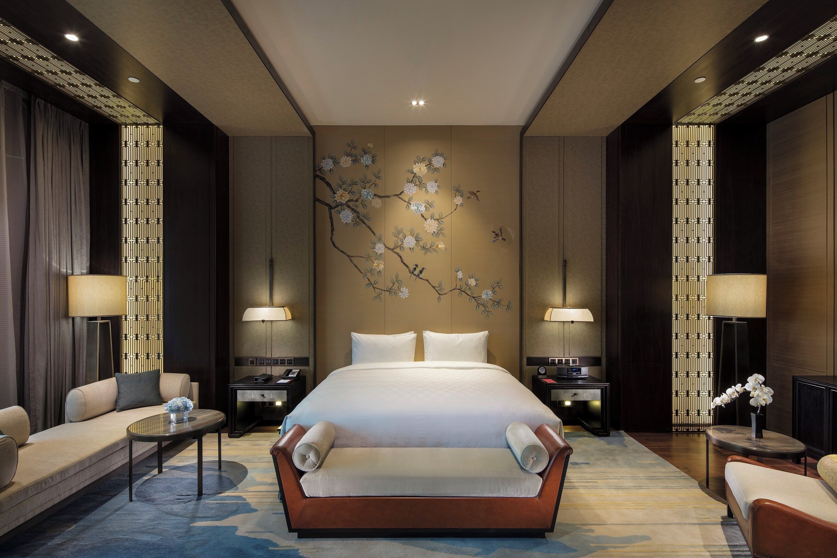 Minibar, in-room safe, desk, iron/ironing board