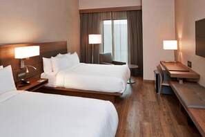 Hochwertige Bettwaren, Pillowtop-Betten, Zimmersafe, Schreibtisch