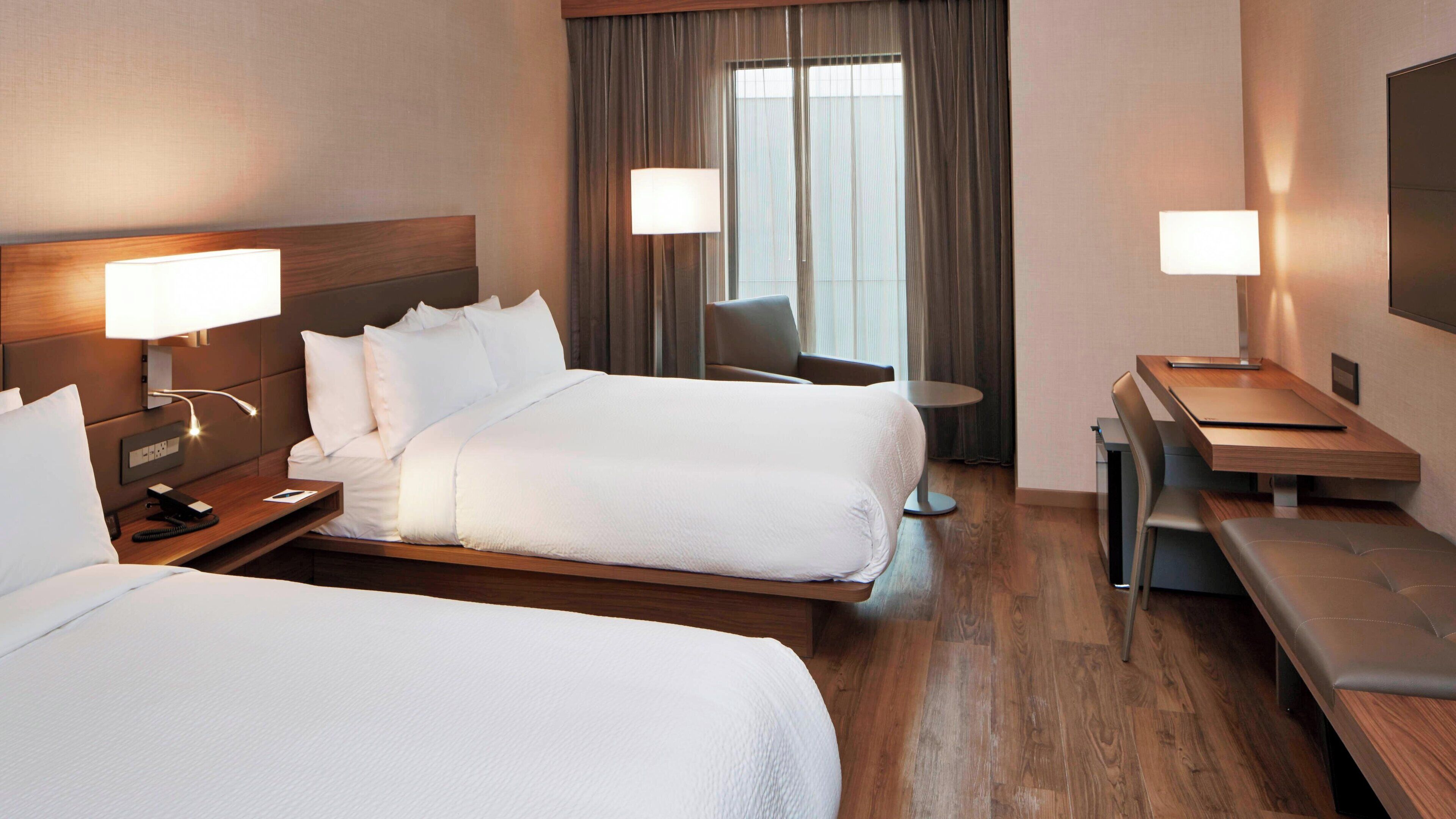 Ropa de cama de alta calidad y camas con pillow-top 