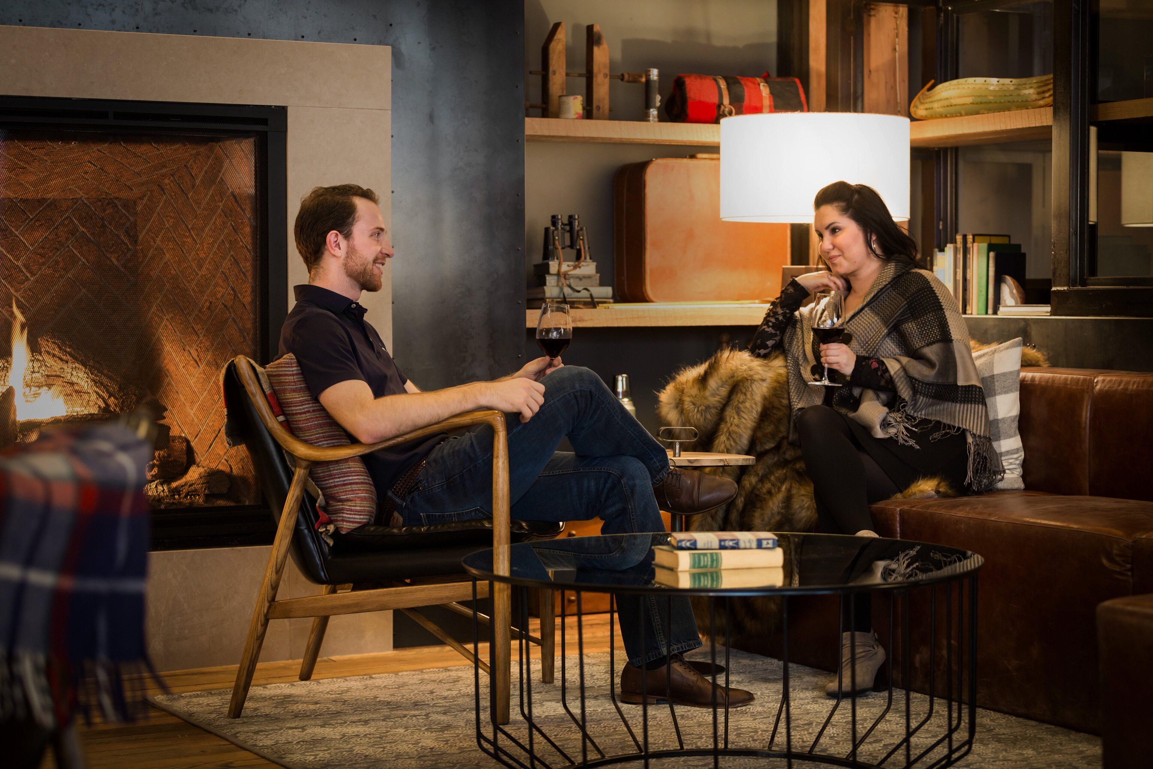 2 bars/lounges, rooftop bar