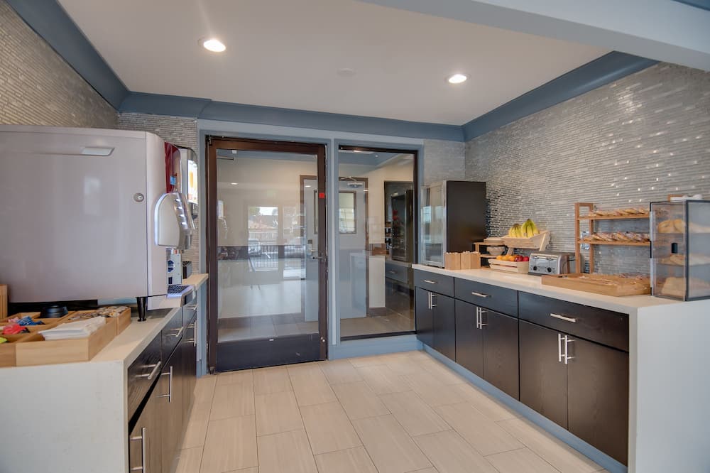 Americas Best Value Inn Hayward