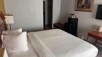 Ropa de cama de alta calidad y escritorio