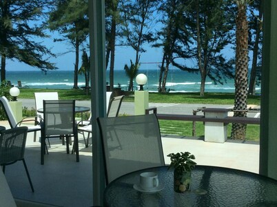 Greenseaviewresort Bangsaphan