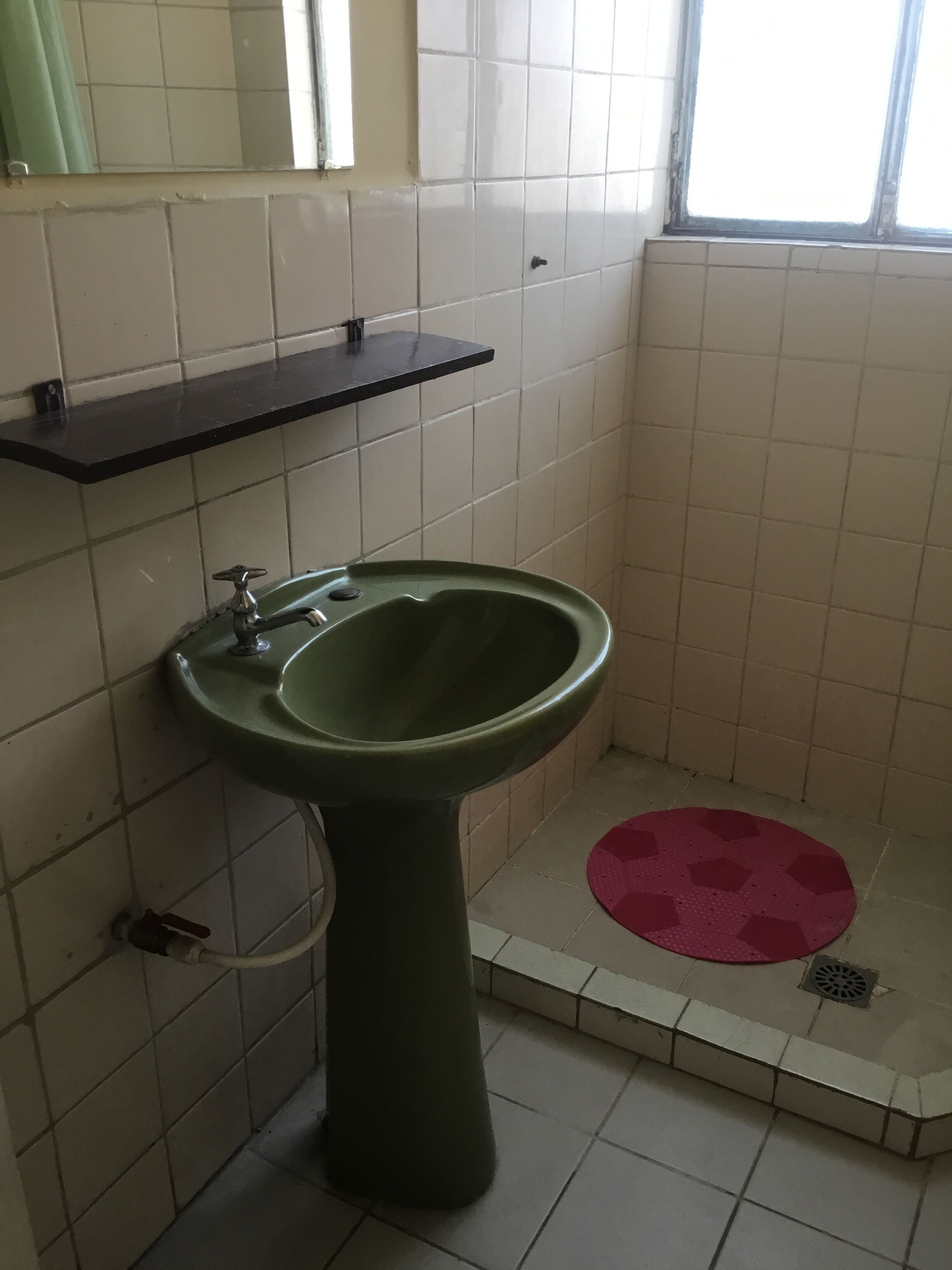 basic twin room, 2 single beds | bathroom | shower, towels, soap