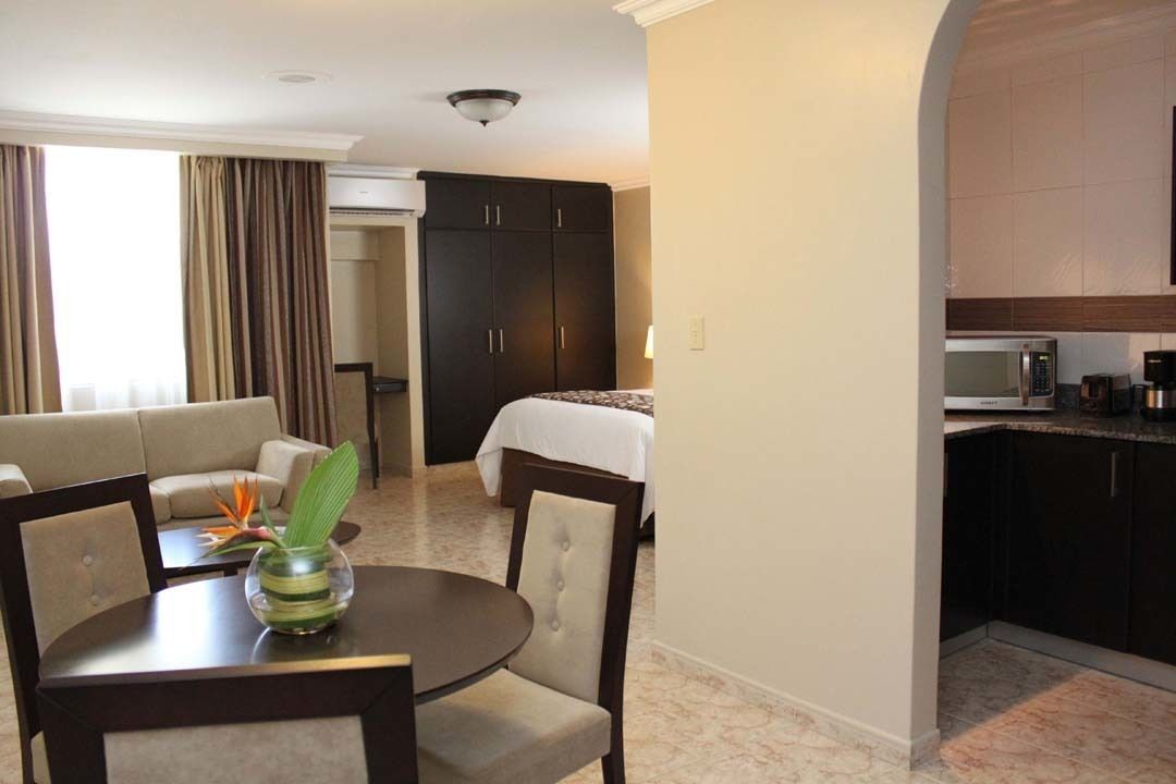 Junior Suite | Living area | 32-inch plasma TV with cable channels, TV