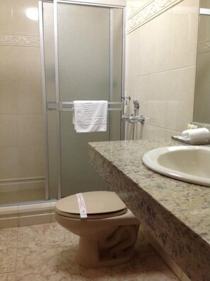 Bathroom - Aparthotel Sevilla Suites (Panama City)