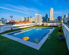Rooftop pool - Aparthotel Sevilla Suites (Panama City)