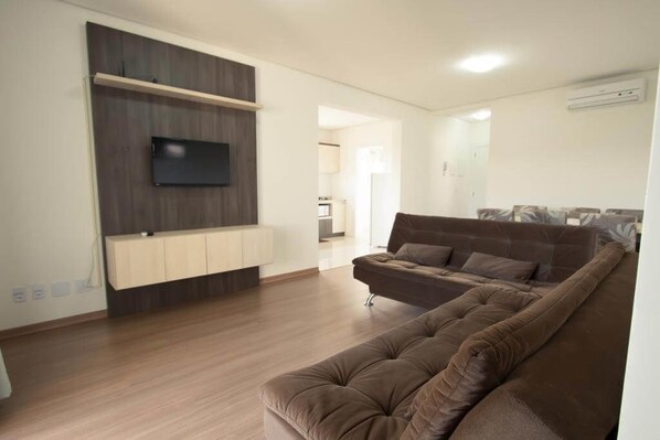 Apartment, Multiple Beds (403) | Living area | LCD TV - Residencial Scheifler (Gramado)