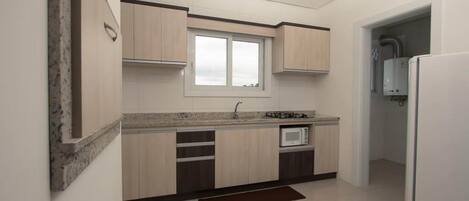 Apartment, Multiple Beds (403) | Private kitchen | Fridge, microwave, oven, toaster