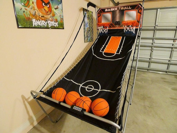 Family House, 4 Bedrooms | Games room