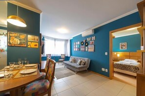 Blackout drapes, iron/ironing board, free WiFi, bed sheets - Residencial Solar Real (Gramado)